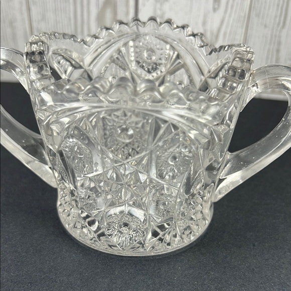 Elegant Vintage Clear Glass Sugar Bowl - Picture 3 of 6